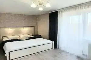 Dvuhkomnatnaya 500m ot morya ul Parkovaya otchetnye dok Apartments, Chernomorsk