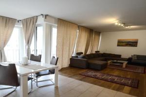 · High-Quality in the heart of 3 Apartments, Stuttgart