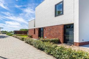 Roosjesweg 2 Gastenkamer met parkeerplaats en terras EG Guest house, Domburg