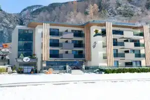 VIER Studios & Restaurant, Laengenfeld