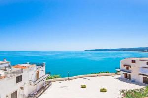Romantic Apartment in - 40 m² with Sea View, Vieste
