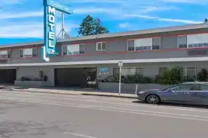 Signature Inn, Oakland