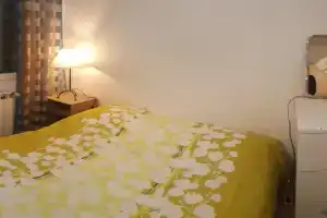 Cosy Room in the centre, St. Laurent-du-Var
