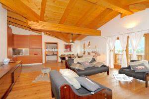 Attic Campiglio Style 7, Pinzolo