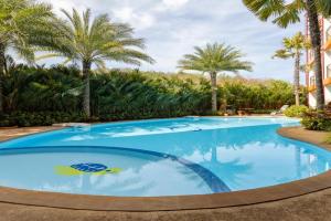 NaiHarn Sea Condo by Holy Cow, 1-BR, courtyard view Apartments, Nai Harn
