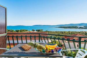 Charming apartment with sea view in Šibenik, 38 m²., Zablace