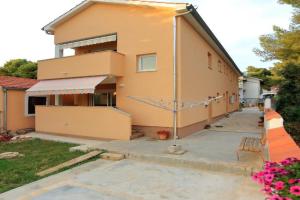 Apartments with parking space, Zadar - 18110, Bibinje