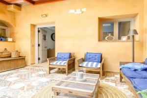 PATIO-Caleta Beach Home by4Rentals Apartments, Cadiz