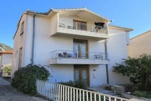 Apartments by the sea Gradac, Makarska - 18151, Brist