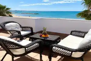 House in front of the beach with sea view, Cambrils