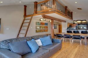 Bright Downtown Condo - Steps to Lift! Apartments, Telluride
