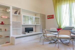 Sunny Home Apartments, Verona