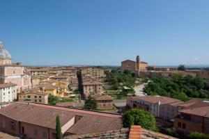 Palazzo Piccolomini Apartments, Siena