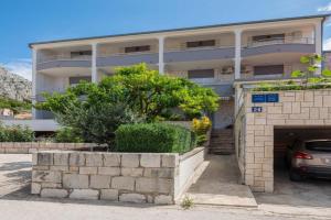 Apartments and rooms by the sea Duce, - 18155, Omis