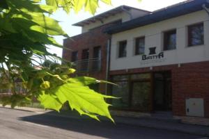 Bástya Apartmanház, Sarvar