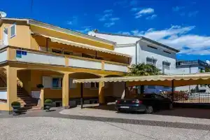 Apartments and rooms with parking space, Krk - 18193, Malinska