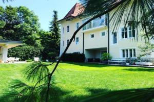 Historical Villa in the heart of, Bled