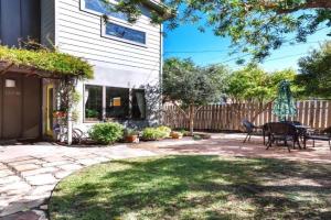 The Forest Guest house, Austin