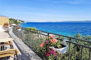 Holiday Home Lara by Interhome, Tice