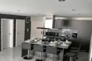 Swiss Luxury Apartment, Mosonmagyarovar