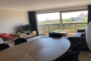 Ruim 3 slaapkamerappartement vlakbij het strand Apartments, Koksijde