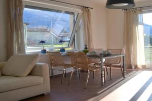 Casa CONTE air conditioning, near Station, Center and Ferry to Bellaggio, Colico