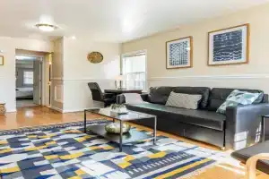 Cozy House 10min to Monuments and DC by CozySuites, Arlington