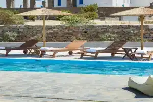 Punda Villas Paros, Logaras