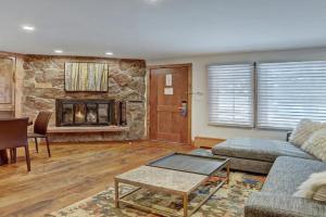 The Lodge at 2 BR Condo in the Heart of, Vail