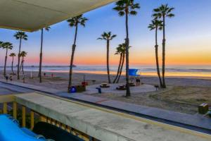 A22 - Oceanfront Dream Guest house, Oceanside