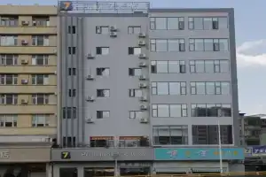 7Days Premium East Railway Station Juhua Airport Bus Metro Station Branch Hotel, Kunming