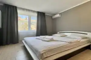 Svitli ta stilni apartamenti v tsentri Poltavi bilya teatru Gogolya, TsUM, bankivskiy chek, Poltava