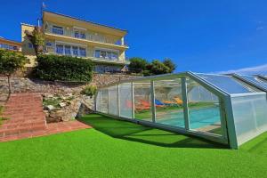 Villa con piscina privada climatizada 29ºC, Pineda de Mar