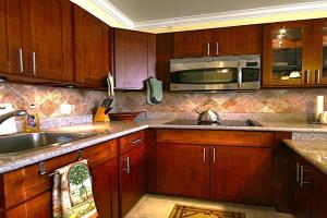Mountain Retreat - Amazing View, Upgraded 36th Floor Condo Affordable Luxury Free Prkg, Wifi Apartments, Honolulu