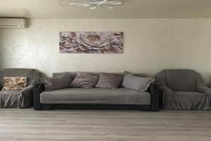 ZI SVITLOM Apartamenty vozle ZhD vokzala i Akademii 096-55-48-111, Khmelnytskyi