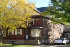 Great Gorge Guesthouse - Walk to the Falls, the Casino and all Downtown Restaurants - Across from the Aquarium, Niagara Falls