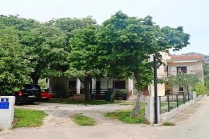 Studio apartments Kiwi-near Paklenica NP, Starigrad