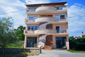 Luxury Dream House, Limenaria