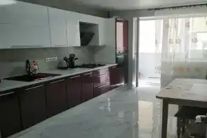 Svezhayshaya dvuhkomnatnaya na 4 chel u morya Apartments, Chernomorsk