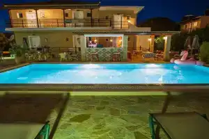 Evan's Studios, Alykes