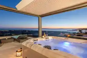 Mediteran luxury penthouse with jacuzzi, Mandre
