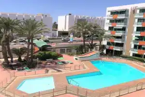 FM Beach Home - Renovated Apartment with swimming pool near Dunes & Beach, Maspalomas