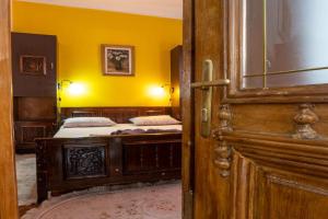 Unique Old Town Home 2min to Beach and Harbour Private Entrance Guest house, Constantza