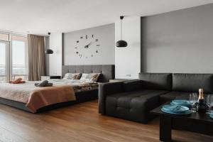 Grey Apartment in Arcadia with terrace, Odessa