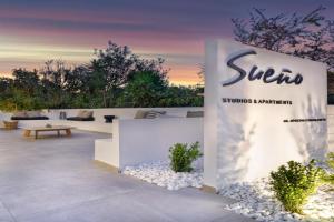 s u e ñ o - studios and apartments, with shared pool, Chania Town