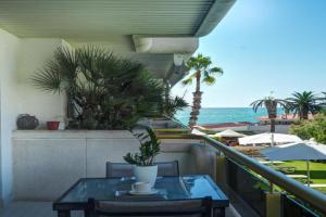 Mediterraneo Seaview Apartment by Hello Homes, Sitges