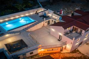 XXL Villa Vista - Heated Pool, Mimice