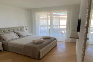 Sea View Embassy Apartment, Rimini