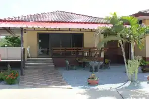 Naluemon Village FH 2, Ban Phe