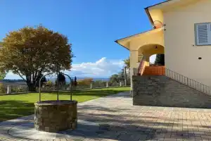 Spectacular Chianti View close San Gimignano Apartments, Tavarnelle Val di Pesa